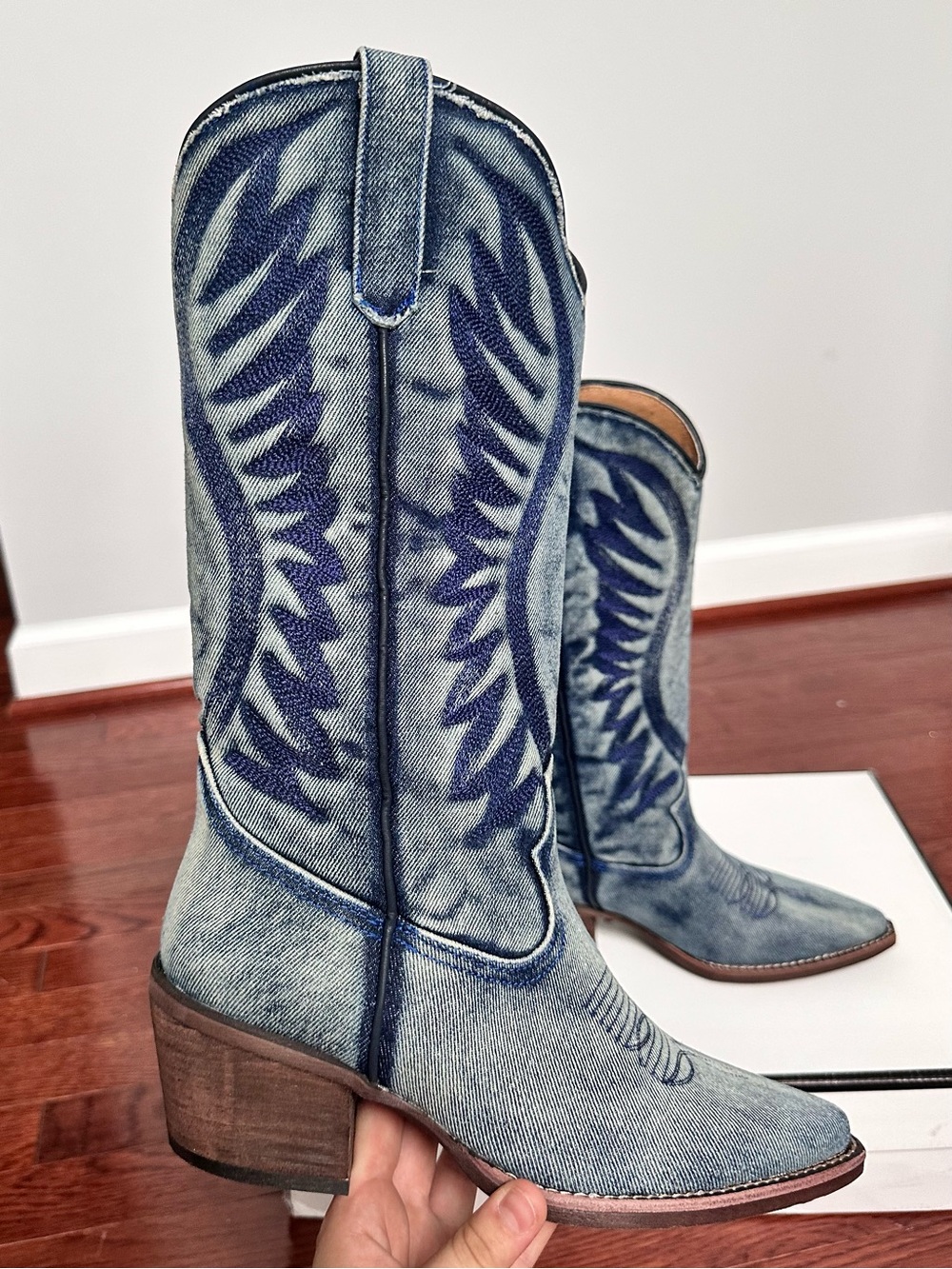 NEW Steve Madden Albany Denim Fab Embroidered Western Cowboy Boots Acid Wash - Picture 3 of 12
